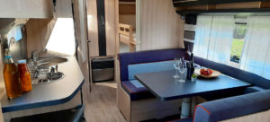 http://Wnętrze%20Hobby%20De%20Luxe%20Edition%20545%20KMF